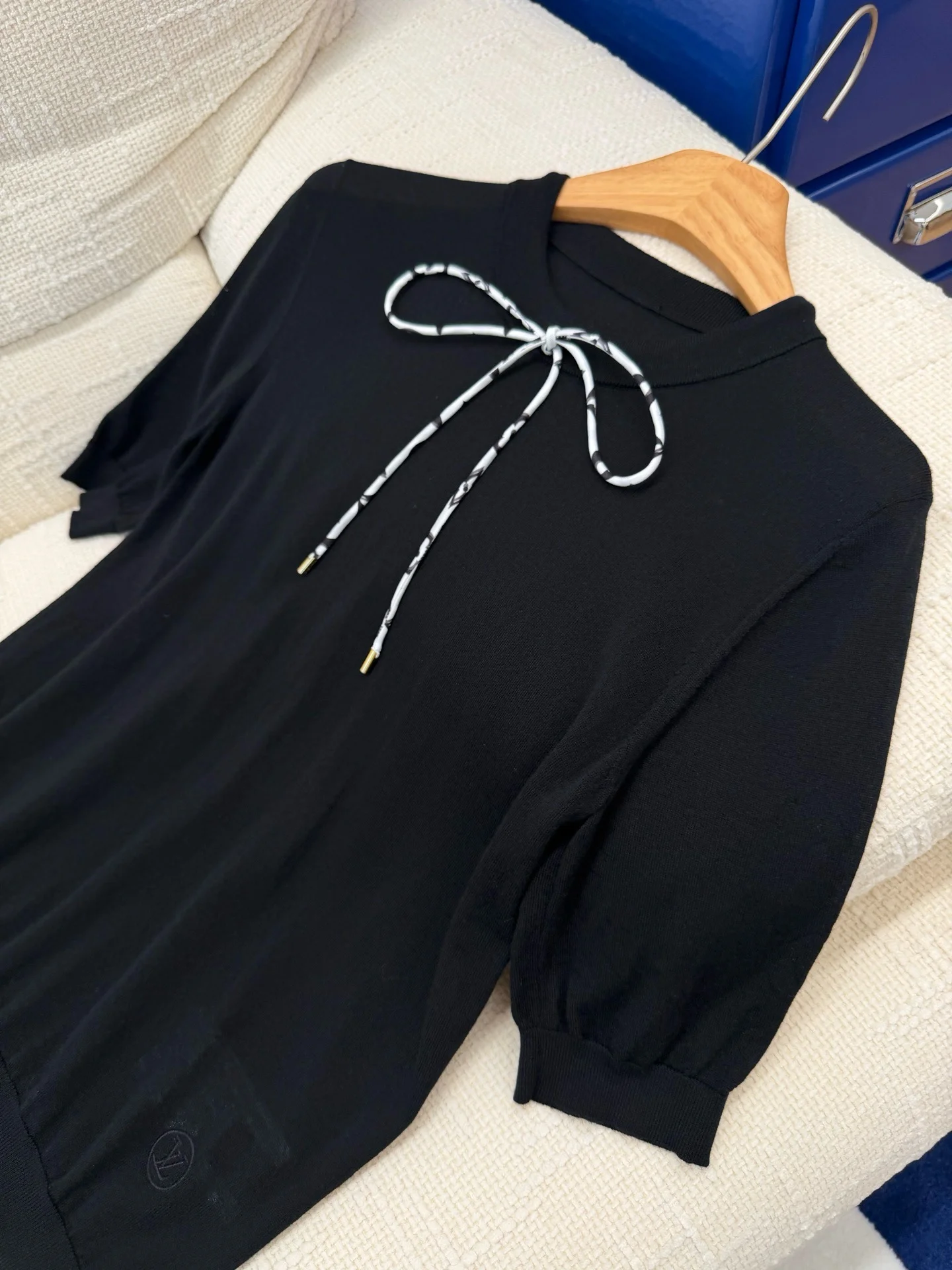 LV Sweaters Wool S-M-L C05202608042664 - Image 8