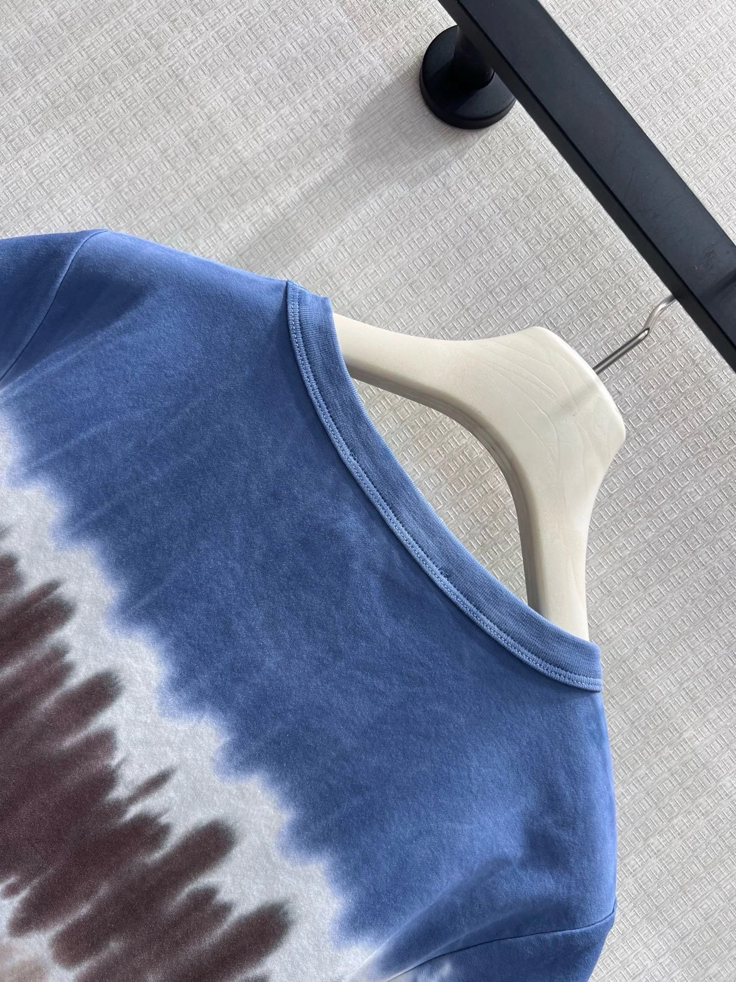 LV T-shirts 36-40 A85202608040792 - Image 4