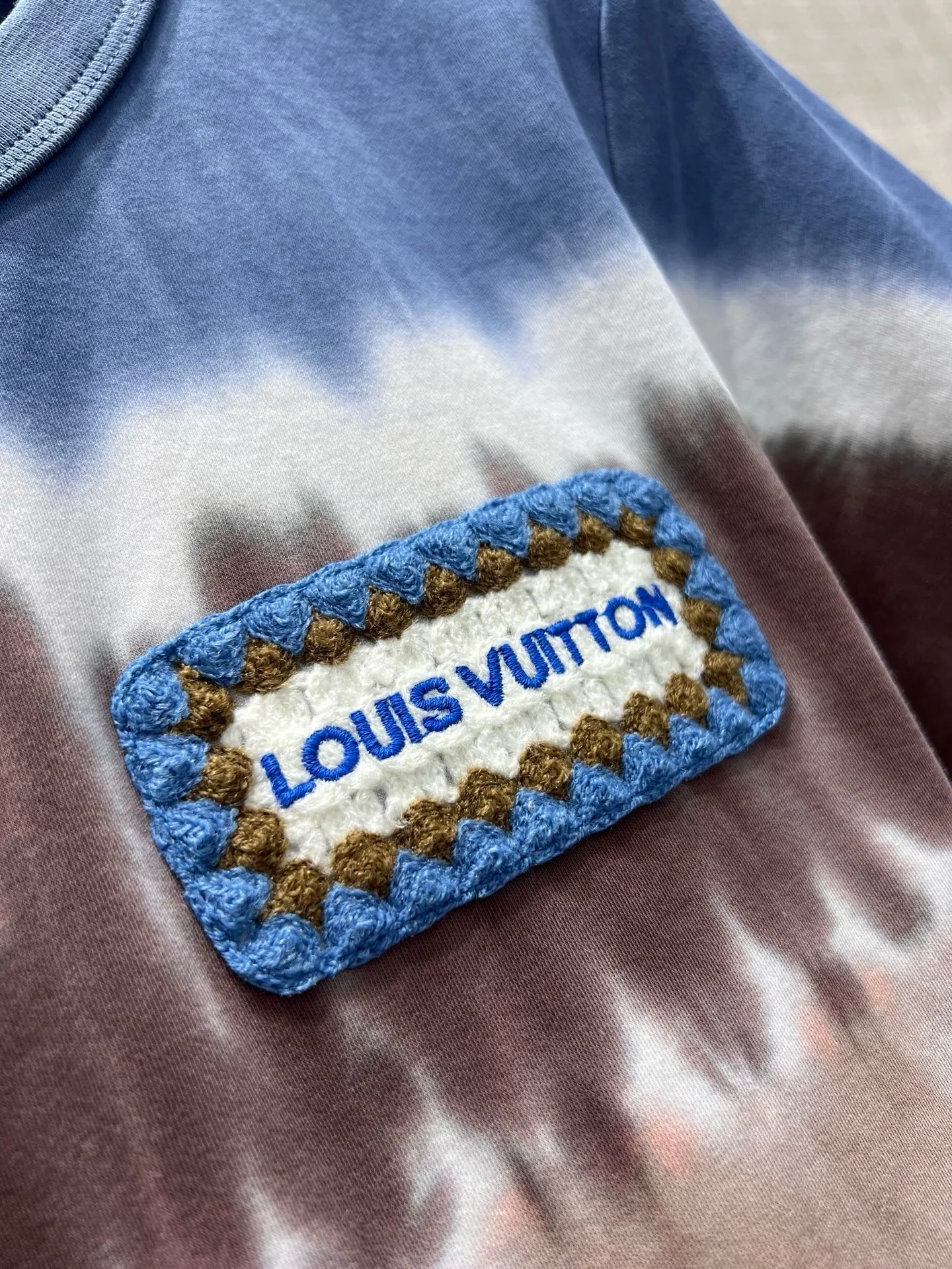 LV T-shirts 36-40 A85202608040792 - Image 5
