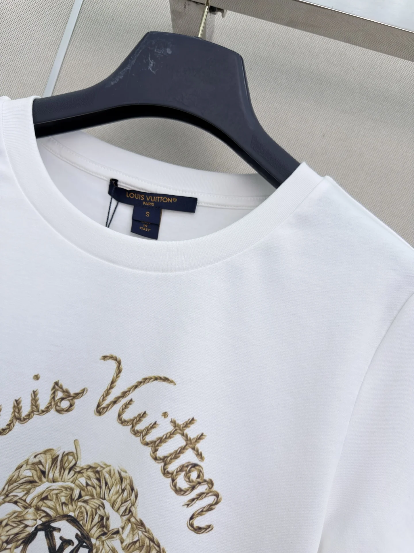 LV T-shirts Cotton S-M-L A30202608041799 - Image 4