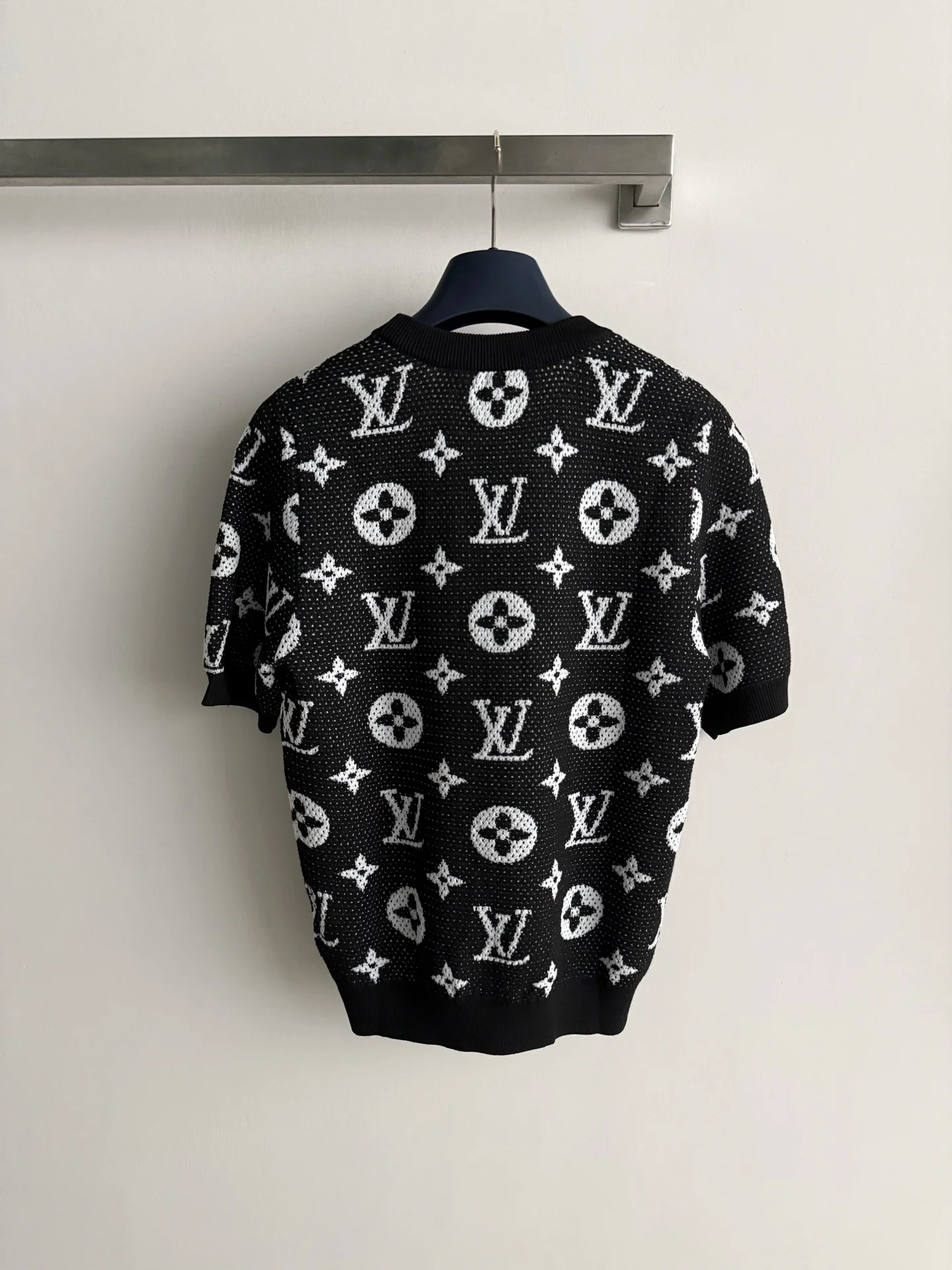 LV T-shirts Mesh Knit S-M-L B05202608041660 - Image 2