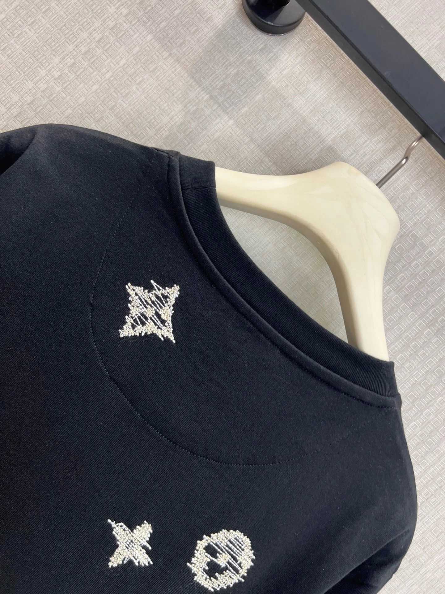 LV T-shirts S M L A55202608040252 - Image 4