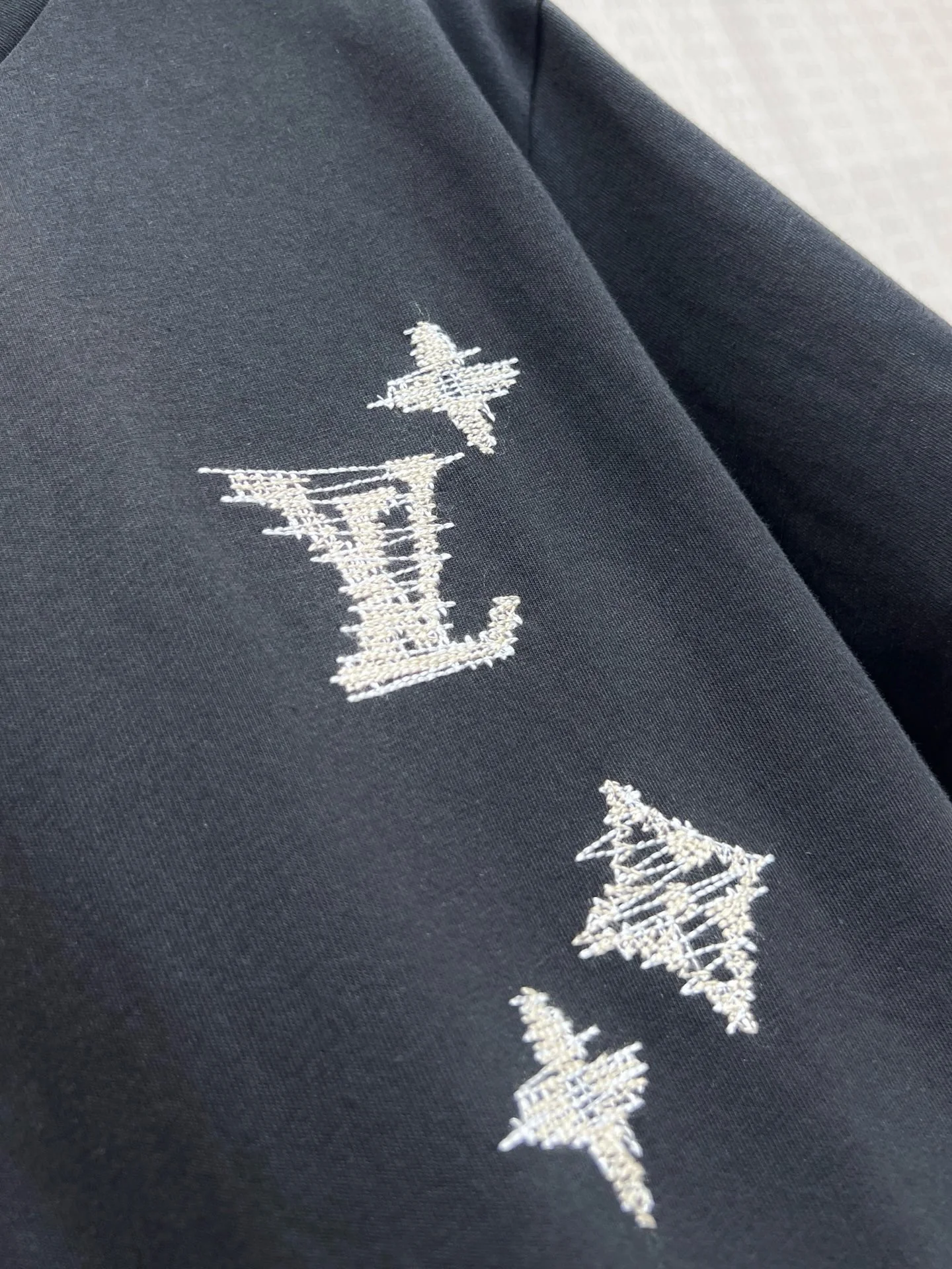 LV T-shirts S M L A55202608040252 - Image 5
