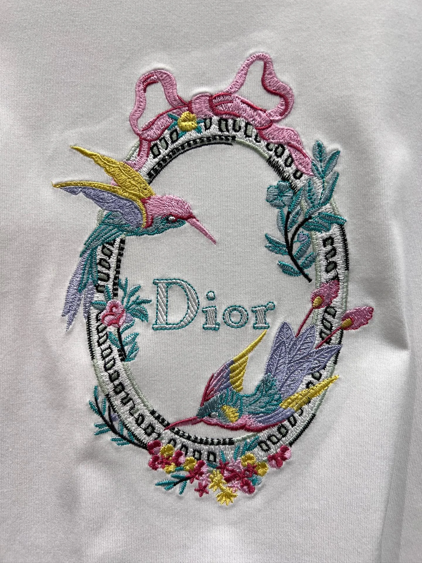 LV T-shirts S-M-L A70202608040433 - Image 3