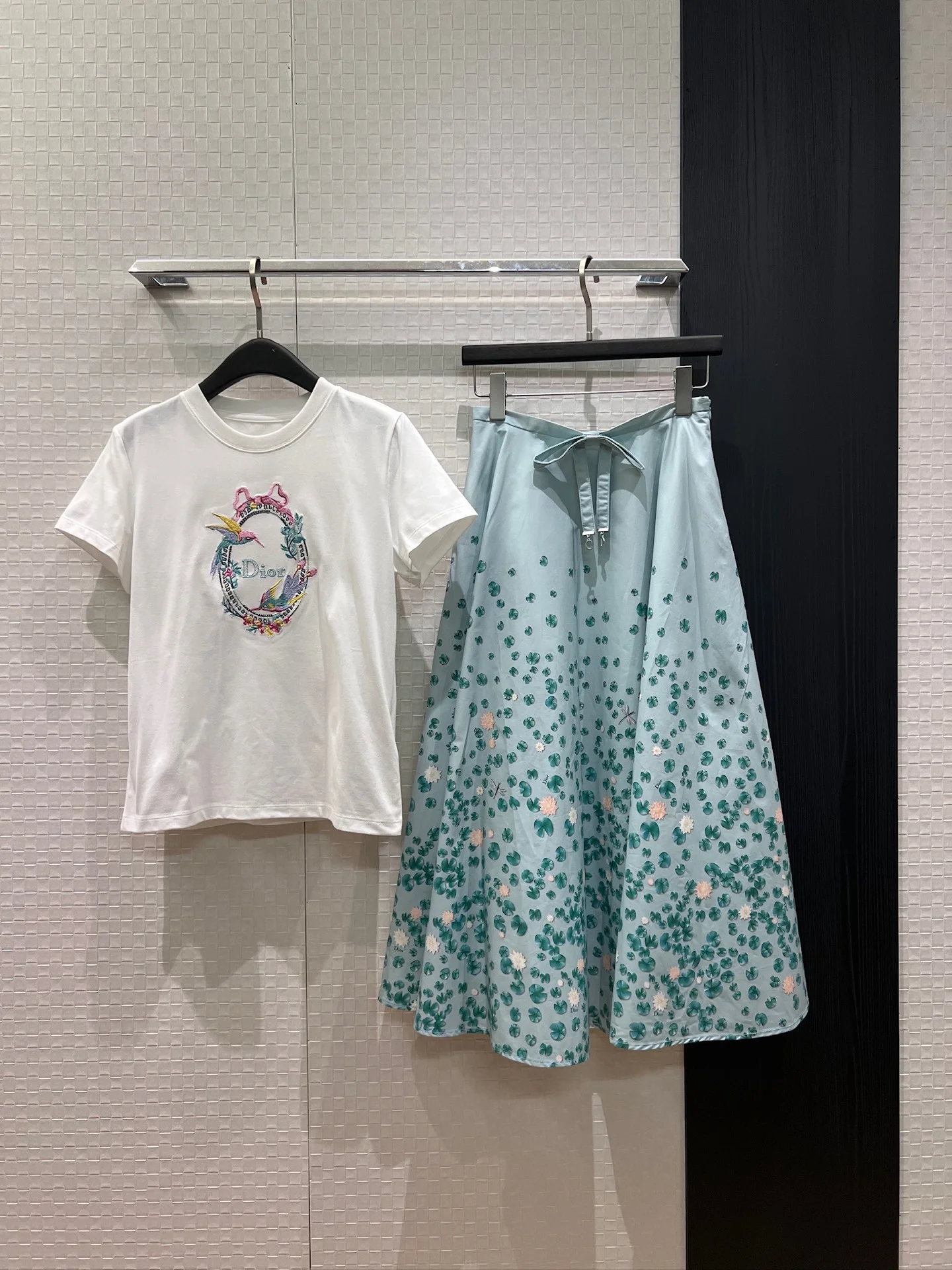 LV T-shirts S-M-L A70202608040433 - Image 5