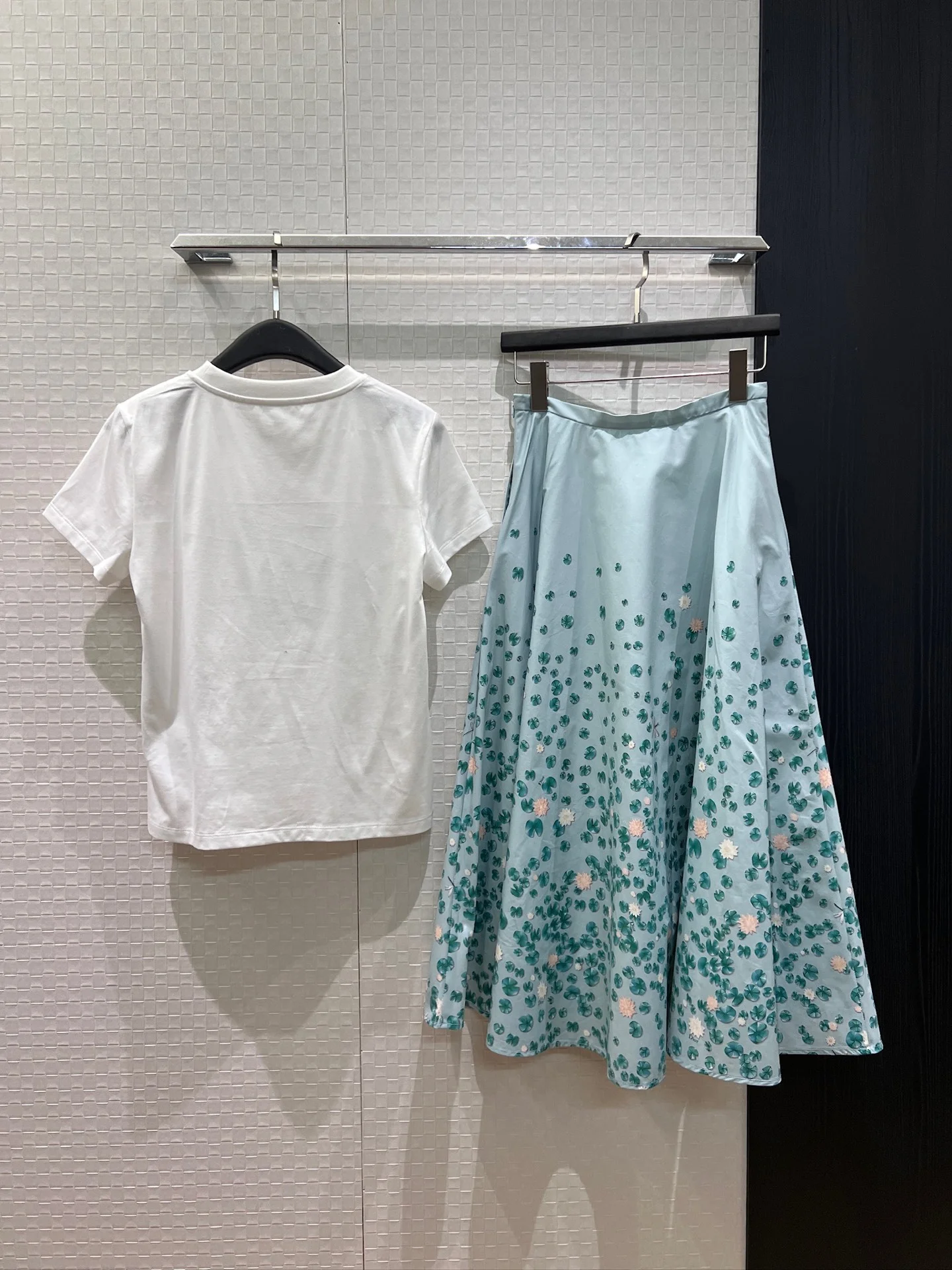 LV T-shirts S-M-L A70202608040433 - Image 6