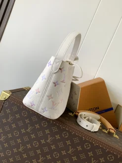Alternative view of LV Top Handle Bags Embossed Calfskin (White-Multicolor) 18X12X16CM E50202608070475