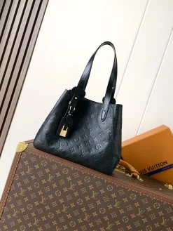 Alternative view of LV Totes Bags Calfskin Leather (Black-Gold) 22X15X40CM F20202608070921