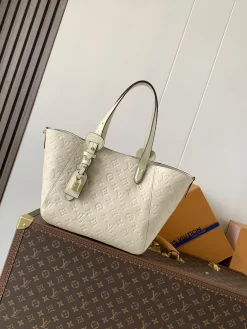 LV Totes Bags Calfskin Leather (Cream-Gold) 22X15X40CM F20202608071714
