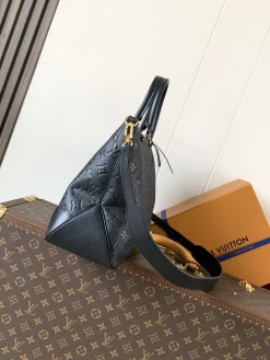 Alternative view of LV Totes Bags Cowhide Leather (Black-Gold) 40X26X15CM F80202608071291