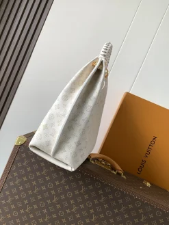 Alternative view of LV Totes Bags Mahina Leather (White-Gold) 40X17X35CM H00202608071512
