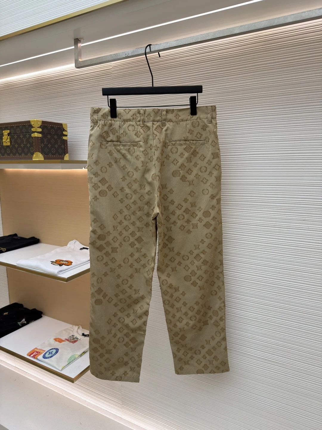 LV Trousers Cotton Nylon S-XL B30202608060231 - Image 2