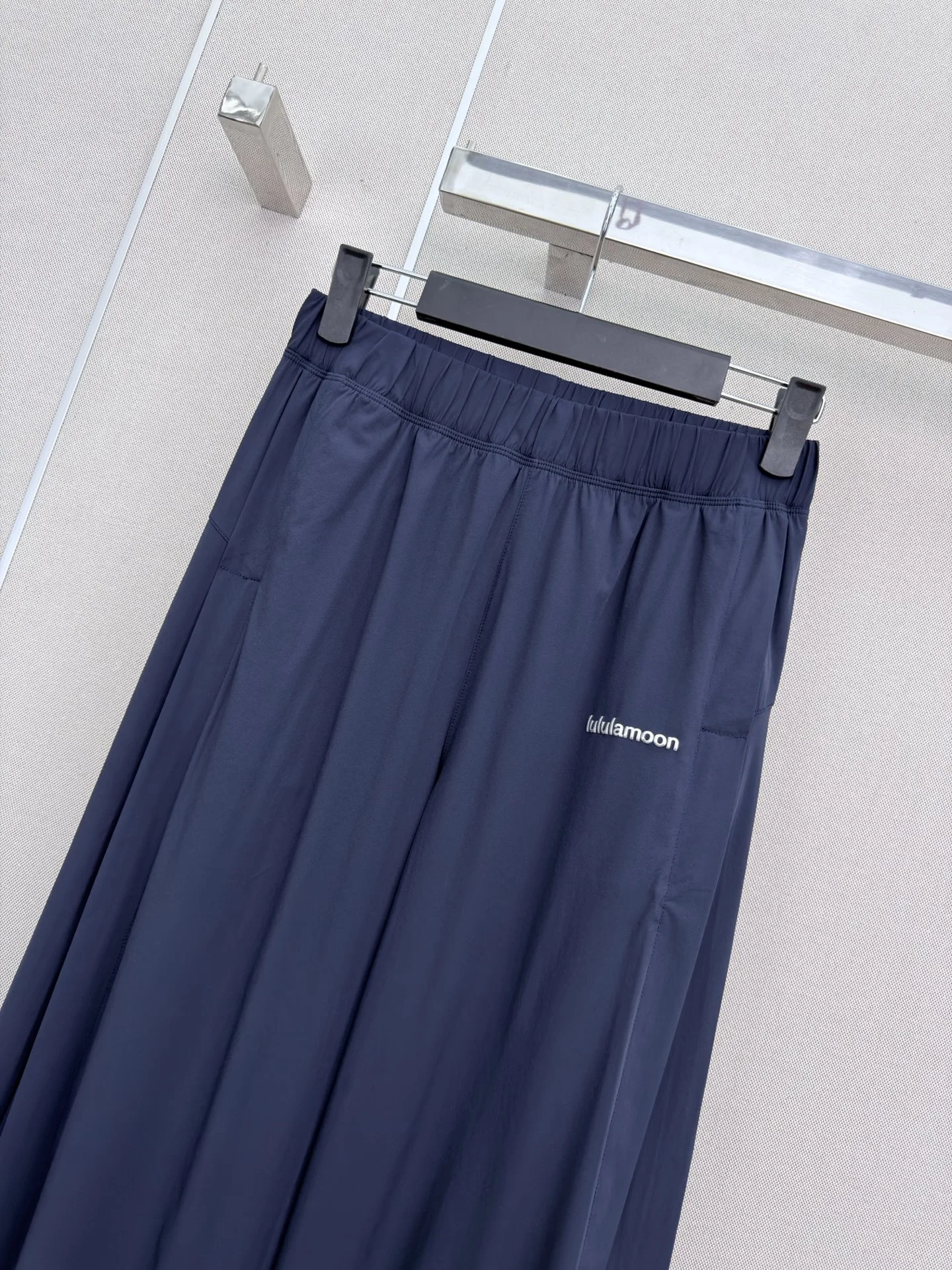 LV Trousers Cotton S-M-L A65202608042757 - Image 2