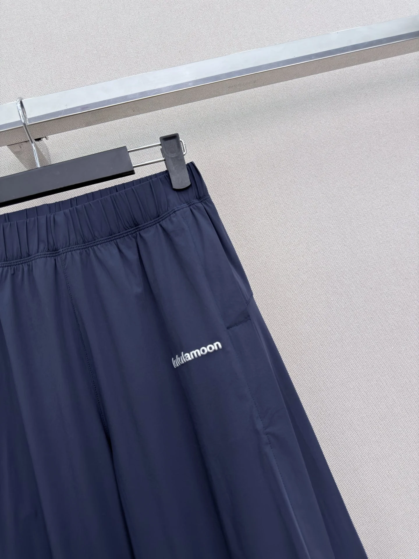 LV Trousers Cotton S-M-L A65202608042757 - Image 4