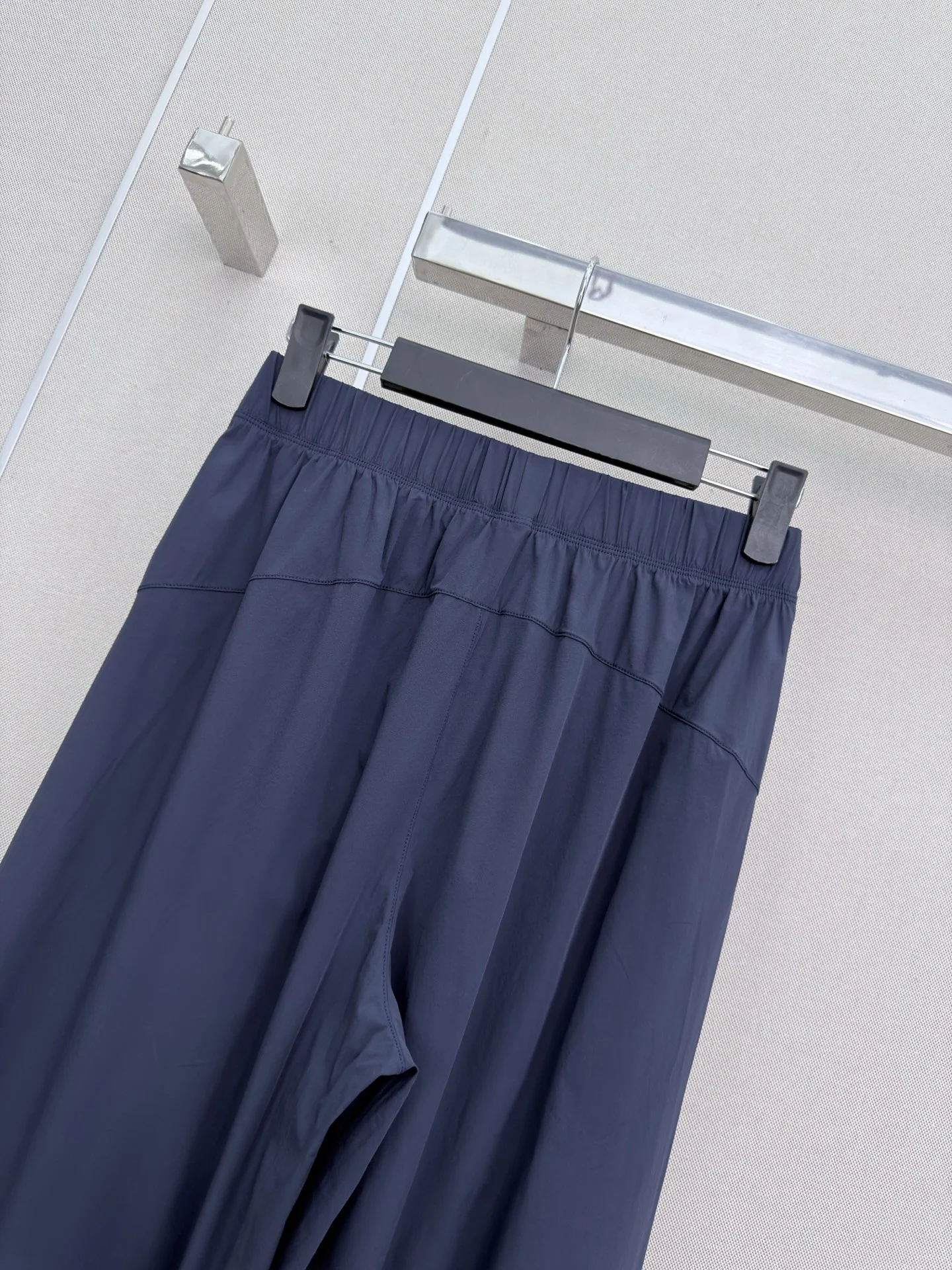 LV Trousers Cotton S-M-L A65202608042757 - Image 7