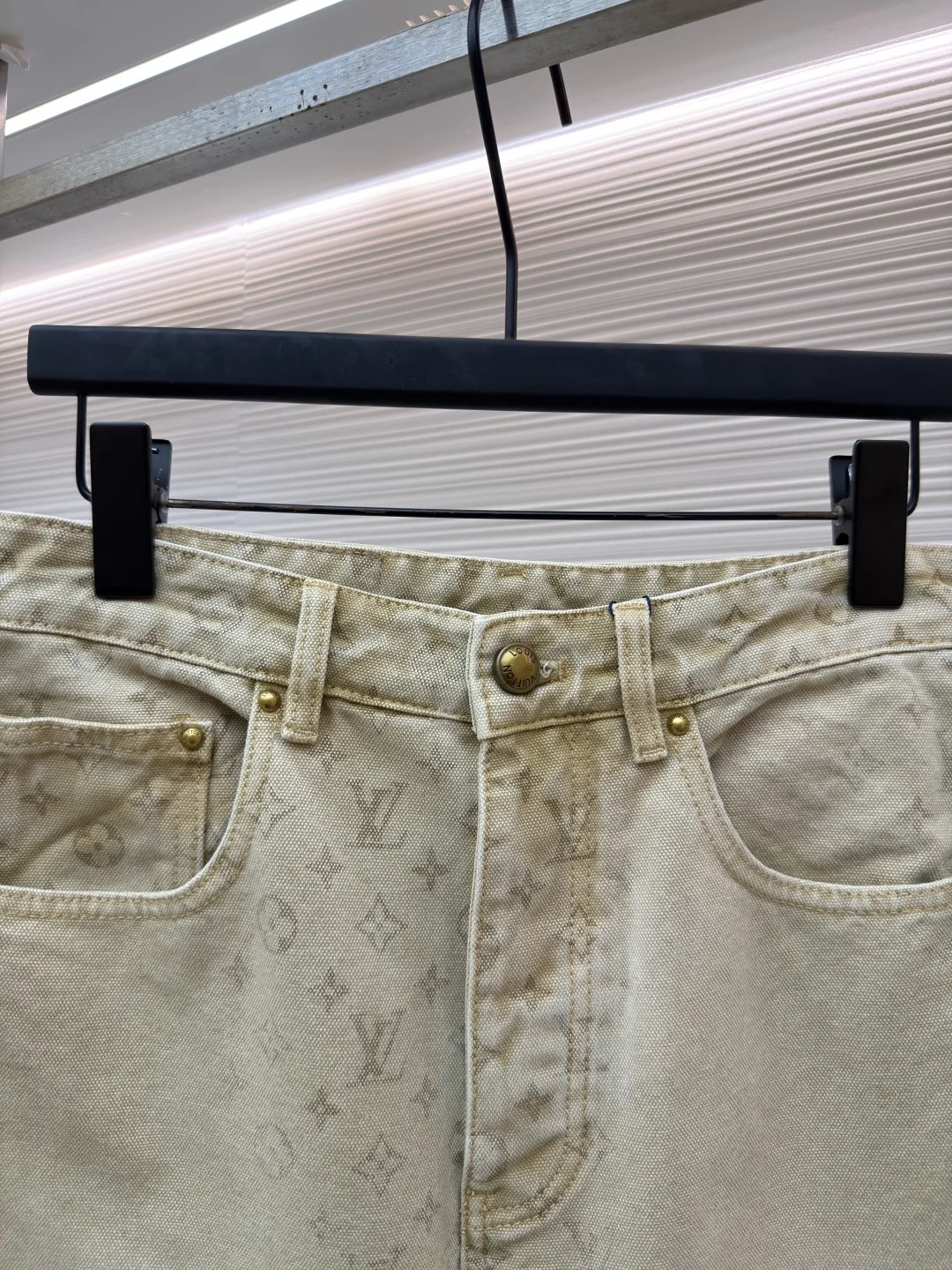 LV Trousers Denim 28-36 B80202608060332 - Image 3