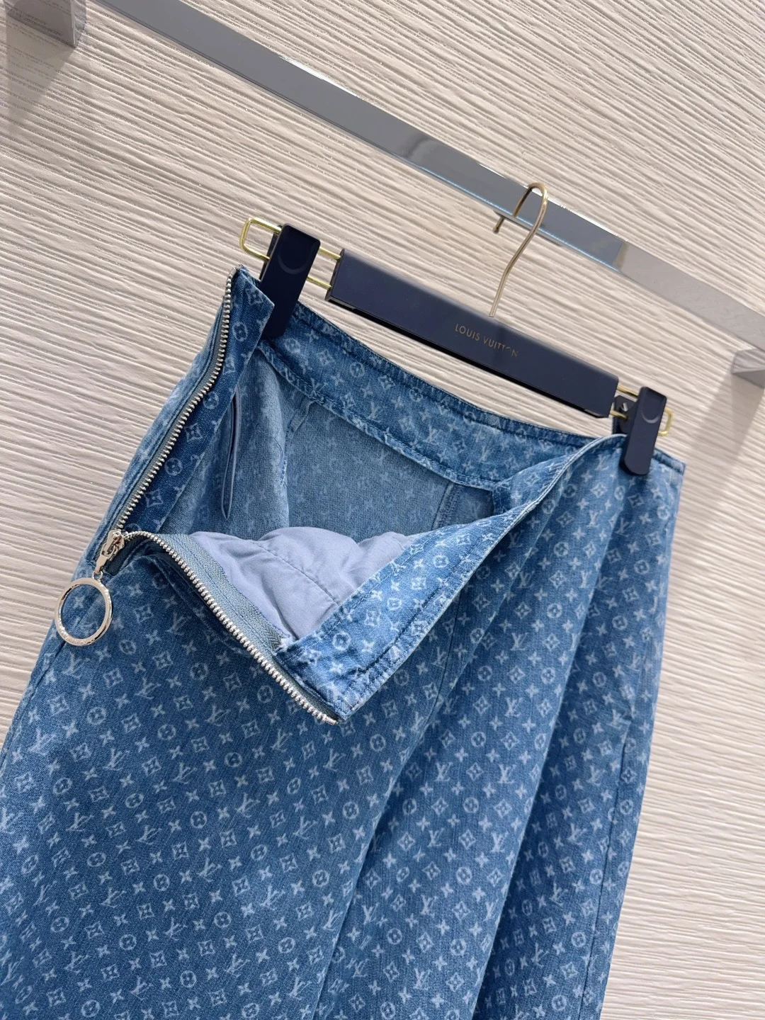 LV Trousers Denim Cotton S B65202608041959 - Image 8