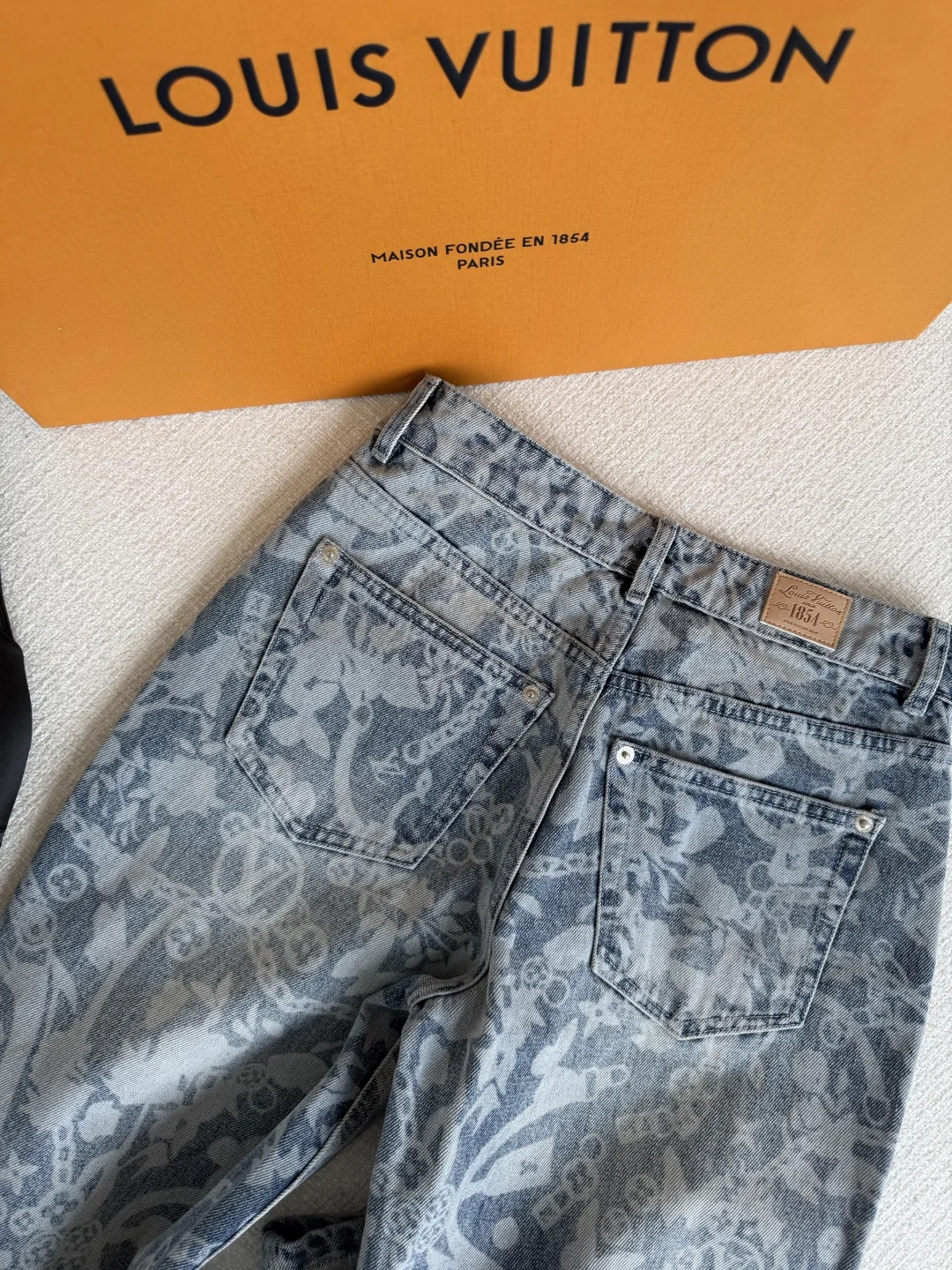 LV Trousers S-L C15202608040587 - Image 8