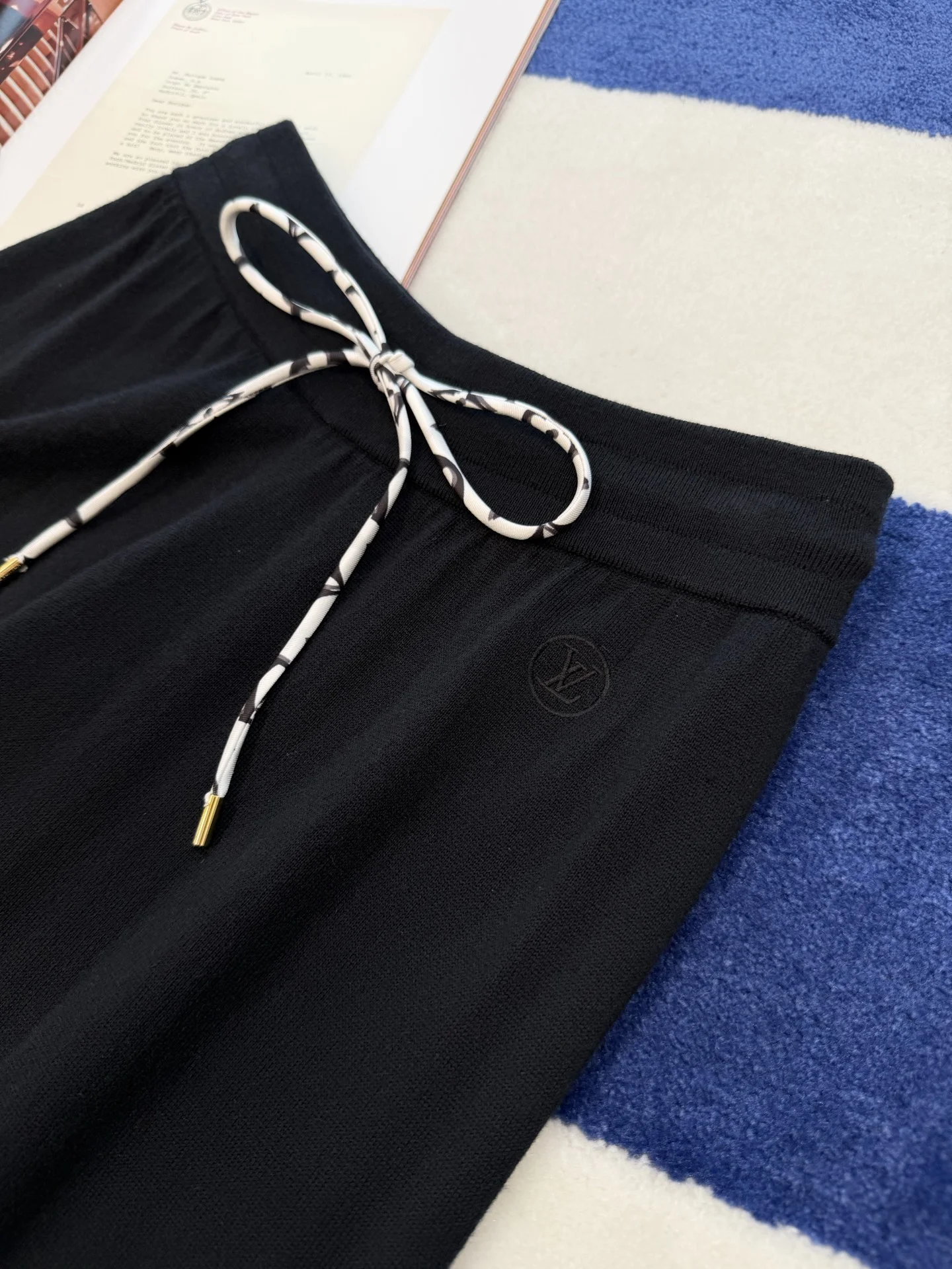 LV Trousers S-L C15202608042663 - Image 4