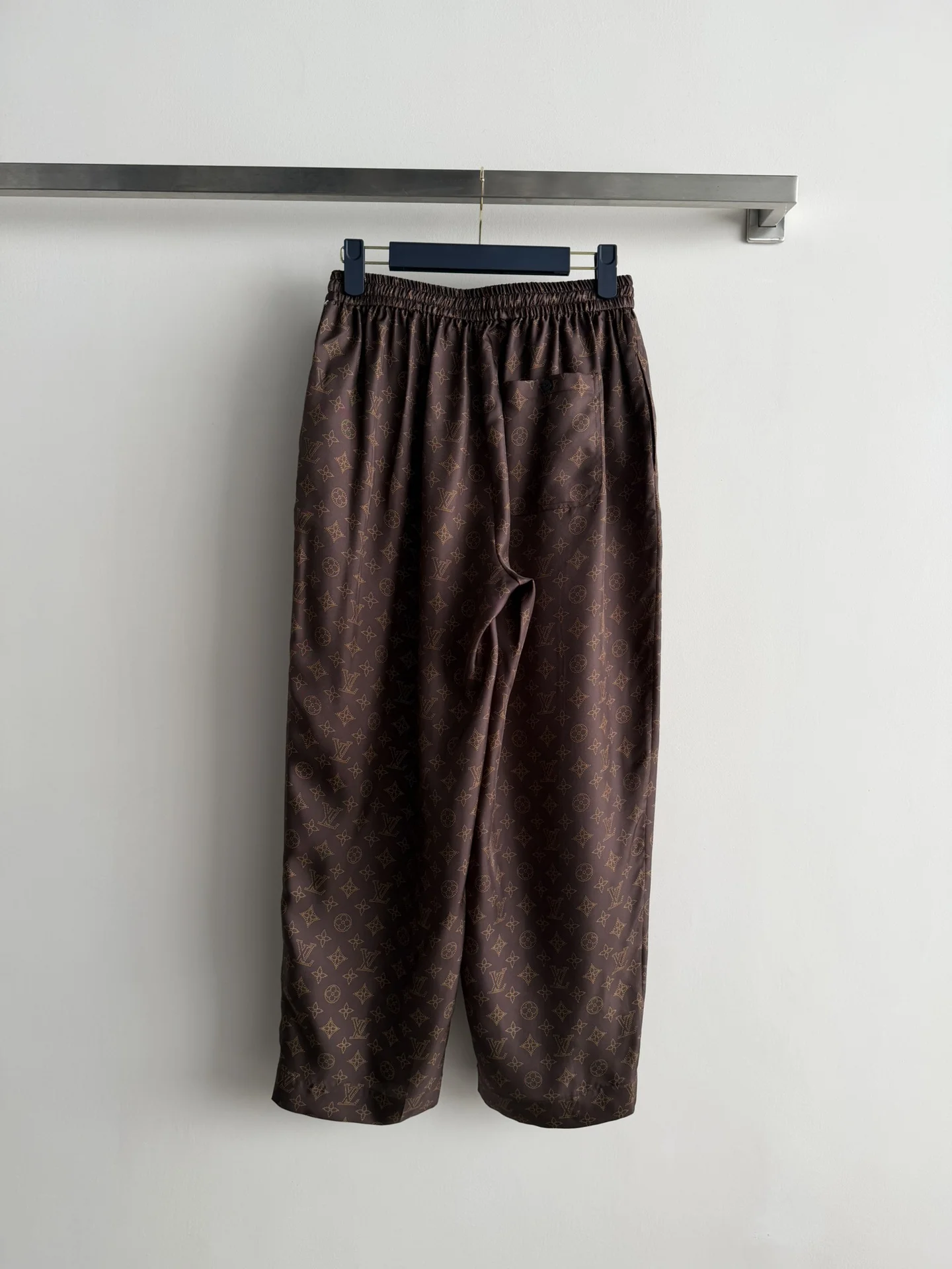 LV Trousers S-L D15202608042504 - Image 3