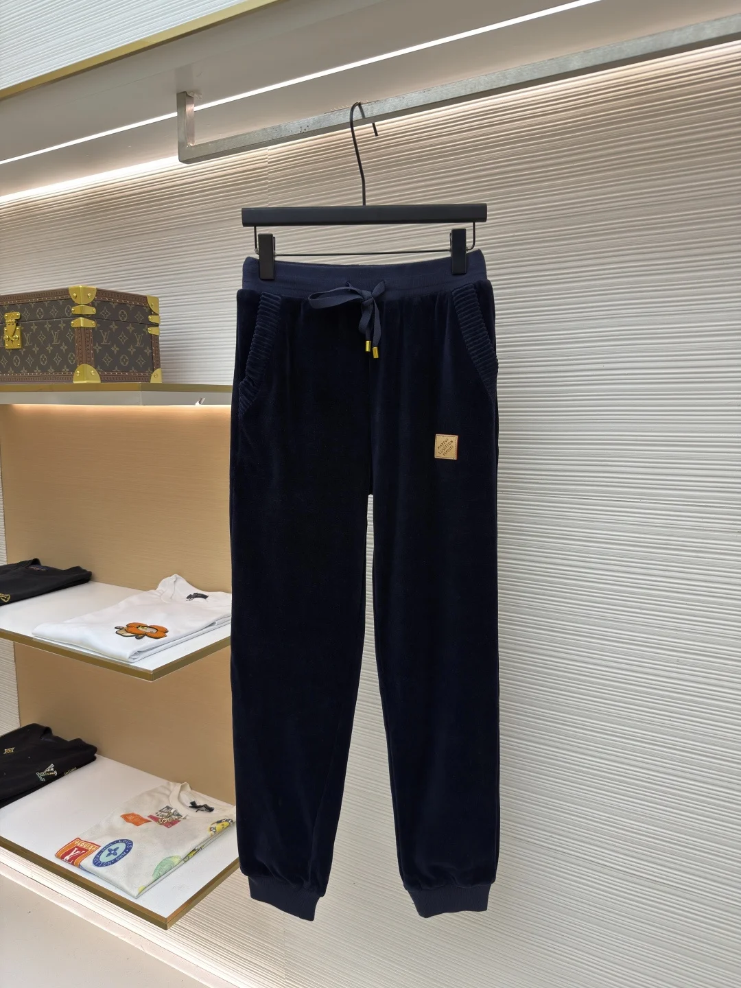 LV Trousers Velour Knit S-XL B15202608060347