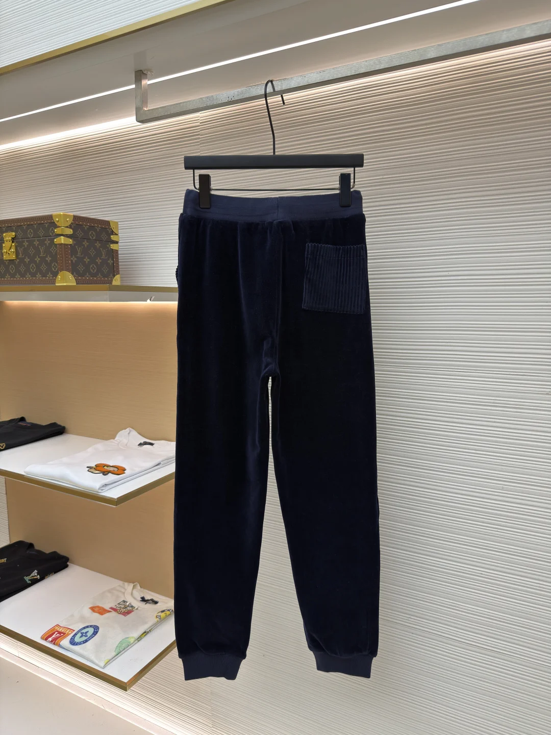 LV Trousers Velour Knit S-XL B15202608060347 - Image 2