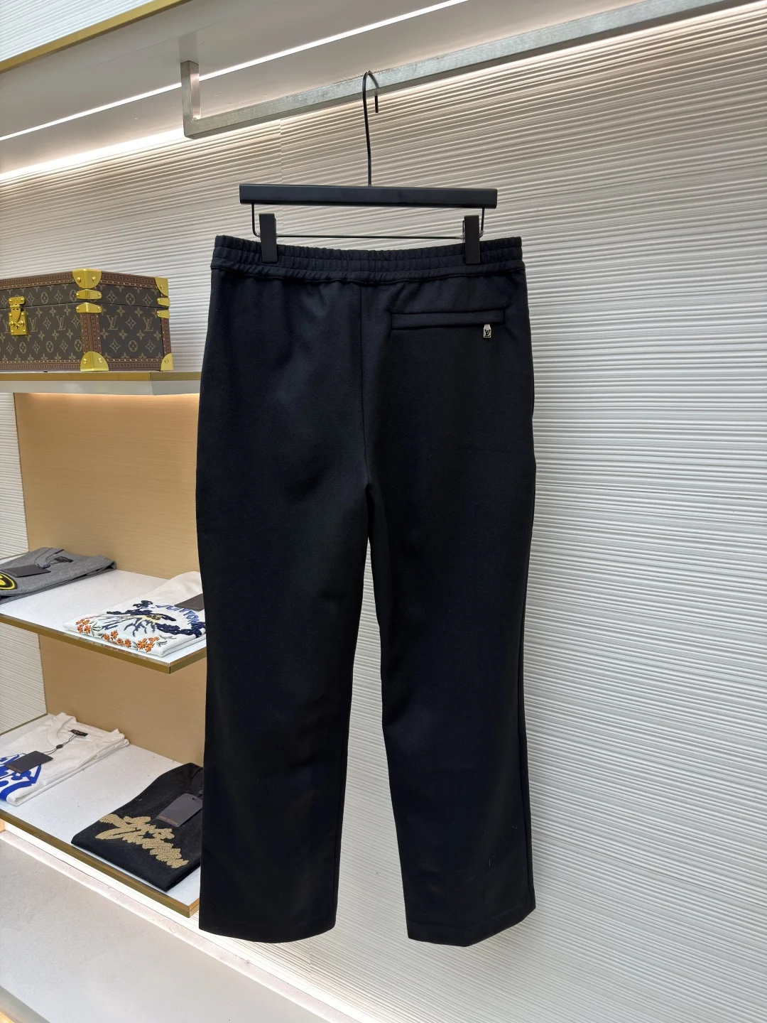 LV Trousers Wool Blend 48-54 B20202608060252 - Image 2