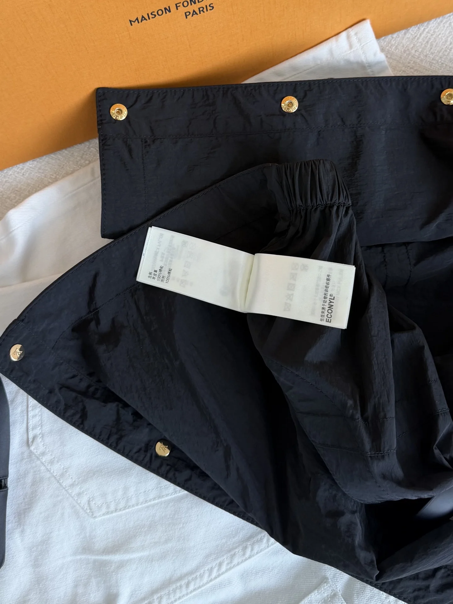 LV Vests S-L G30202608040590 - Image 7