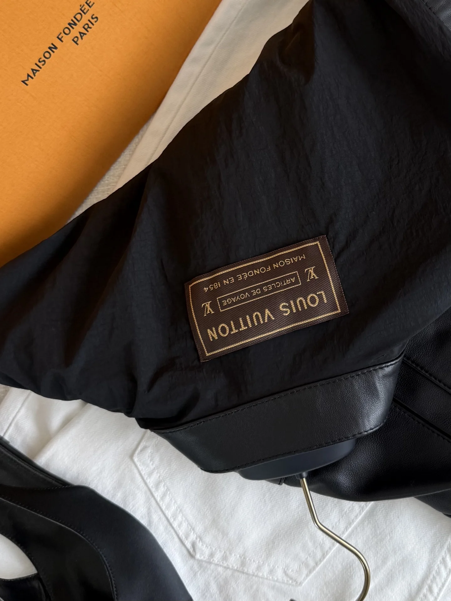 LV Vests S-L G30202608040590 - Image 8