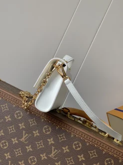 Alternative view of LV Wallet Bags Calf Leather (White-Gold) 12X4X23CM F00202608071314