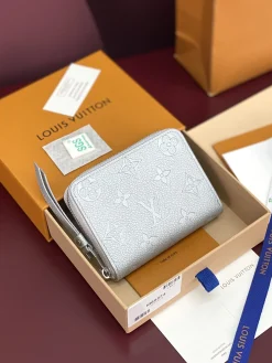 LV Wallet Bags Silver Leather (Light Grey-Silver) 11X8X1CM B20202608072278