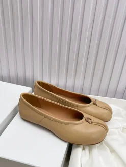 Alternative view of MAISON MARGIELA Flats B40202608031182