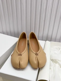 MAISON MARGIELA Flats B40202608031190