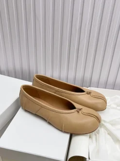 Alternative view of MAISON MARGIELA Flats B40202608031190