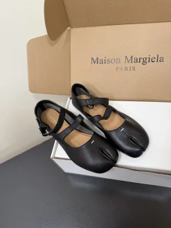 Alternative view of MAISON MARGIELA Flats C50202608030200