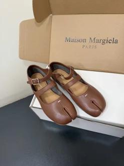 Alternative view of MAISON MARGIELA Flats C50202608030202
