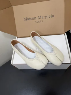 Alternative view of MAISON MARGIELA Flats Lambskin EU35-39 C40202608030206