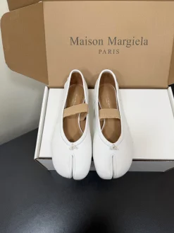 MAISON MARGIELA Flats Lambskin Leather EU35-39 C40202608030219