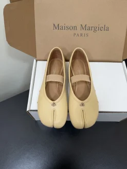 MAISON MARGIELA Flats Lambskin Leather EU35-39 C40202608030220