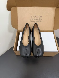 MAISON MARGIELA Flats Lambskin Leather EU35-39 C50202608030213
