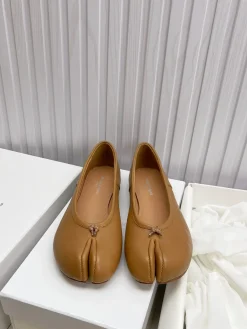 MAISON MARGIELA Flats Leather EU35-42 B40202608031184