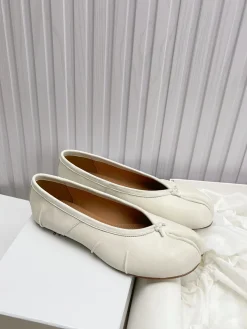 Alternative view of MAISON MARGIELA Flats Leather EU35-42 B40202608031189