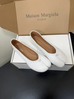 Alternative view of MAISON MARGIELA Flats Vegetable-tanned Lambskin EU35-39 C40202608030205
