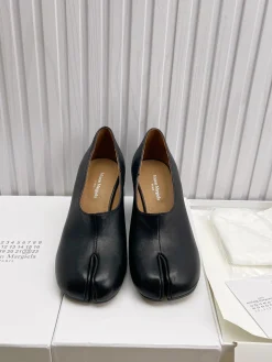 MAISON MARGIELA Pumps Leather EU35-39 B60202608031181