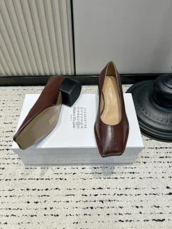 MAISON MARGIELA Pumps Waxed Leather EU35-41 C10202608030339