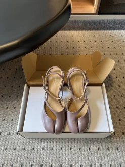 MAISON MARGIELA Sandals Leather EU35-40 C60202608030198