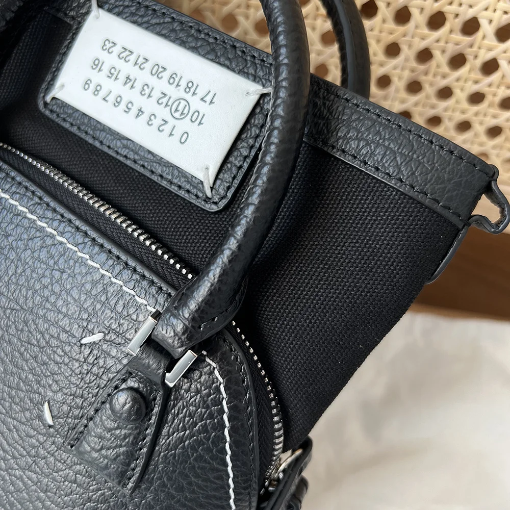 MAISON MARGIELA Shoulder Bags Embossed Leather (Black-Silver) 22X15X10CM D55202608100051 - Image 4