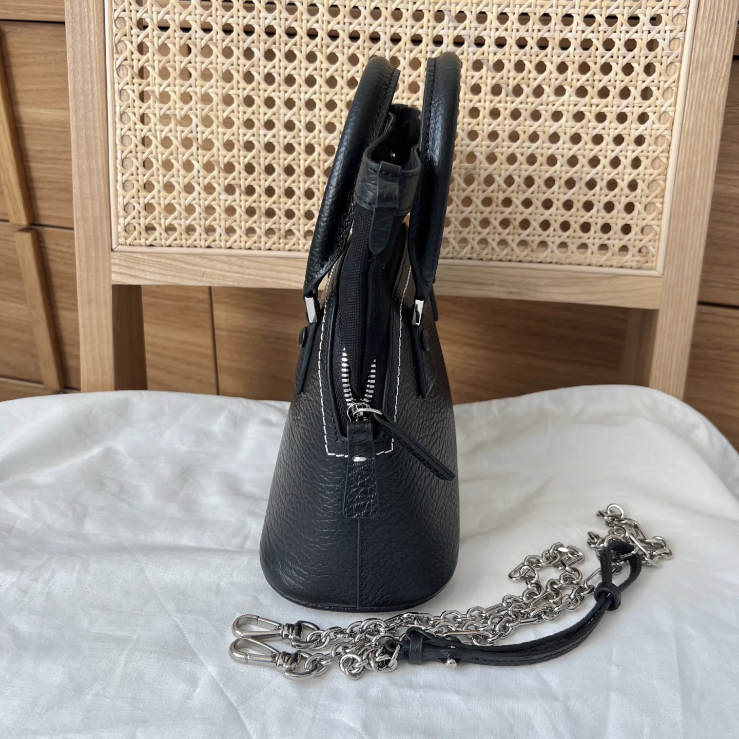 MAISON MARGIELA Shoulder Bags Embossed Leather (Black-Silver) 22X15X10CM D55202608100051 - Image 8