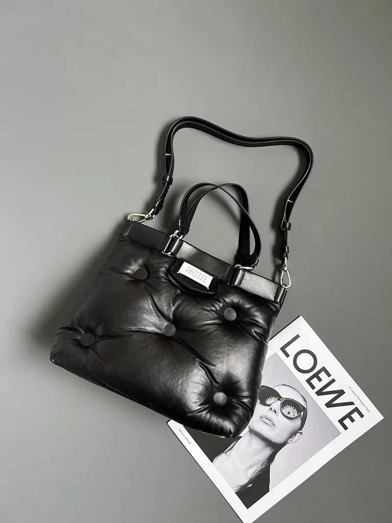 MAISON MARGIELA Shoulder Bags Lambskin Leather (Black) 28X24X11CM E85202608100015