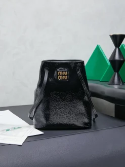 MIU MIU Bucket Bags Crackled Patent Leather (Black-Gold) 17X14X6CM D10202608091576
